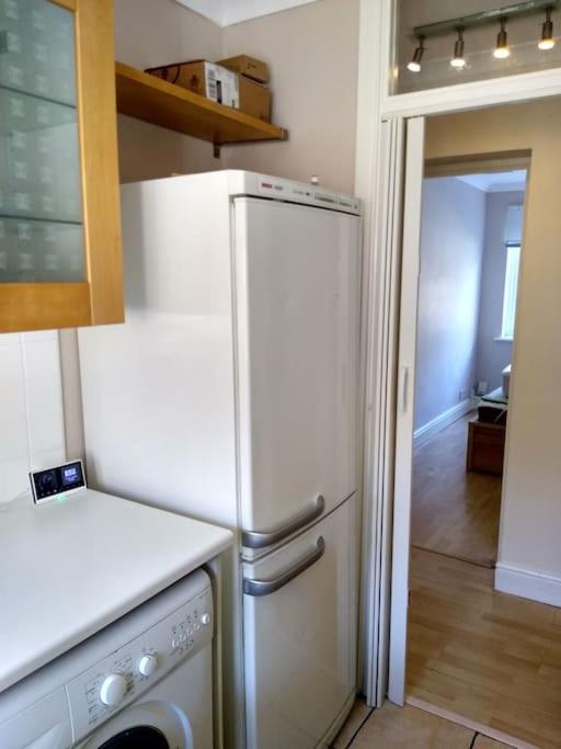 2 Bed Flat Near Station With Parking&Comgarden Apartment Sutton  Exterior foto
